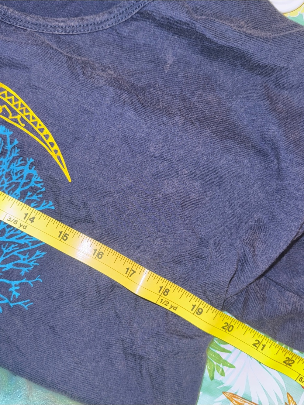 Earthbound Trading Company Moon Tree cropped t-shirt M - Picture 7 of 7